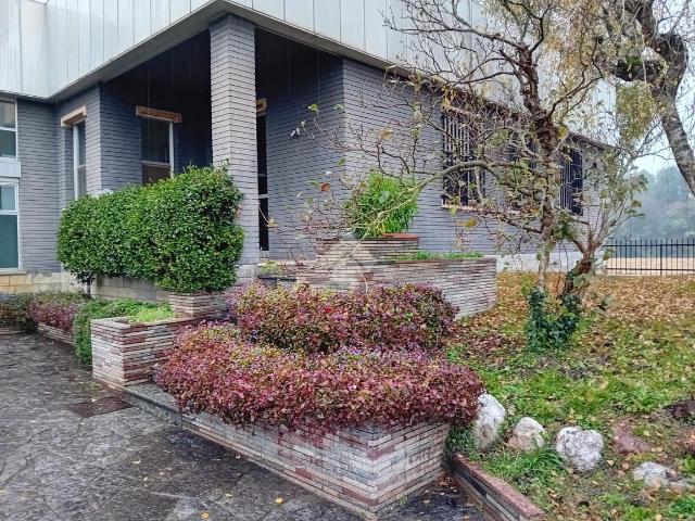 Capannone in vendita a Cogliate, Lombardia