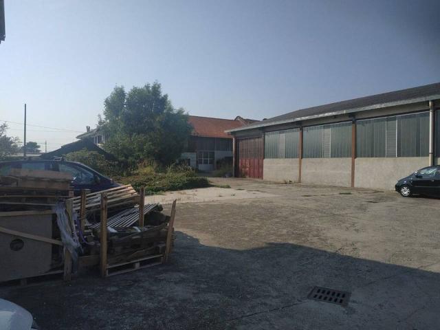Capannone in vendita a Leumann, Piemonte
