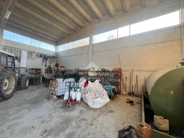 Capannone in vendita a Cornale, Lombardia