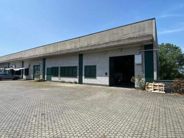 Capannone in vendita a Cornaredo, Lombardia
