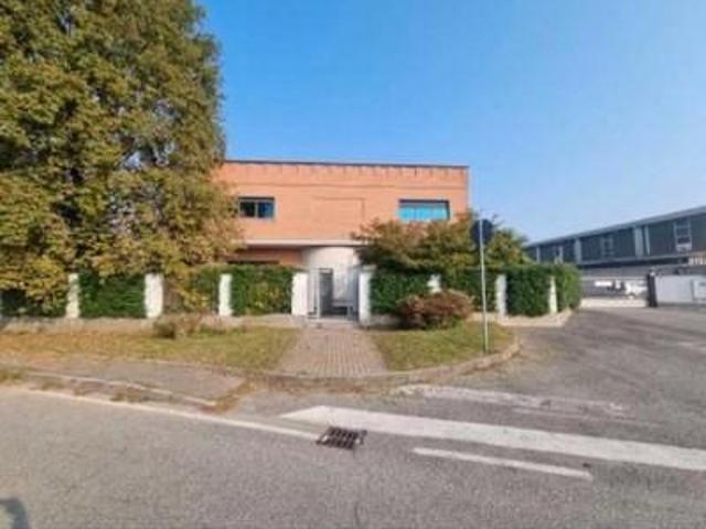 Capannone in vendita a Cornate D'adda, Lombardia