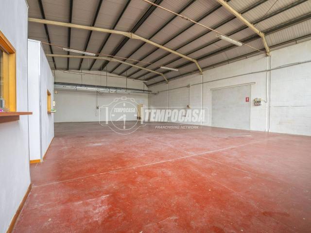 Capannone in vendita a Zona industriale Corridonia, Marche