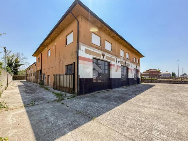 Capannone in vendita a Crema, Lombardia