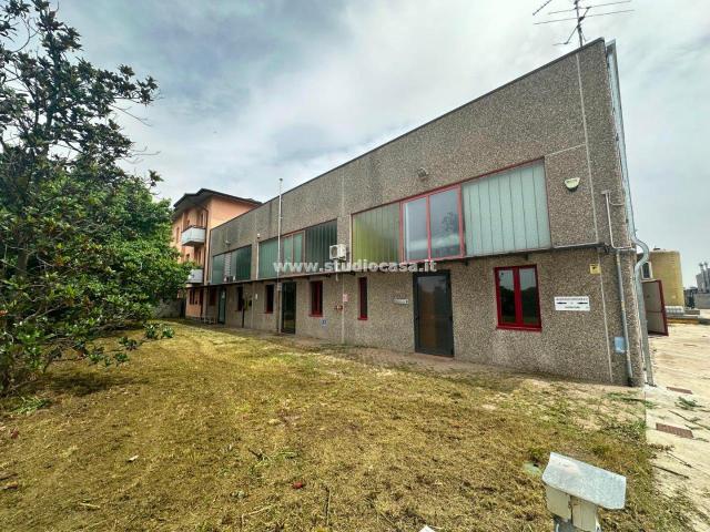 Capannone in vendita a Crema, Lombardia