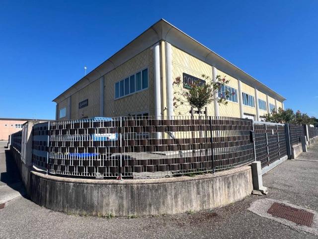 Capannone in vendita a Crespina Lorenzana, Cenaia