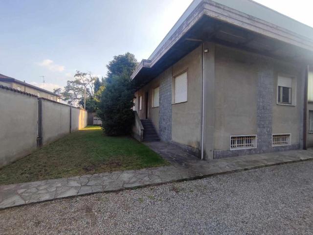 Capannone in vendita a Dairago, Lombardia