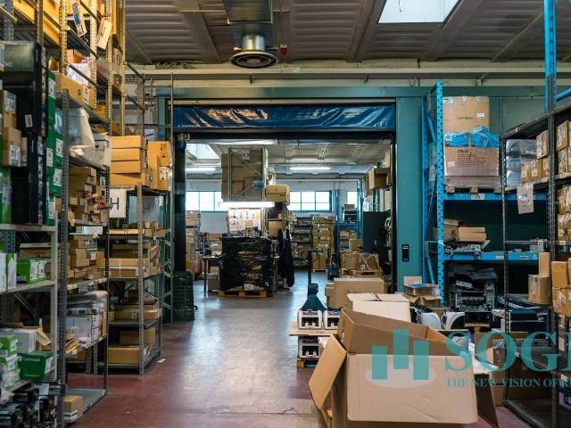 Capannone in vendita a Spaccone, Desio