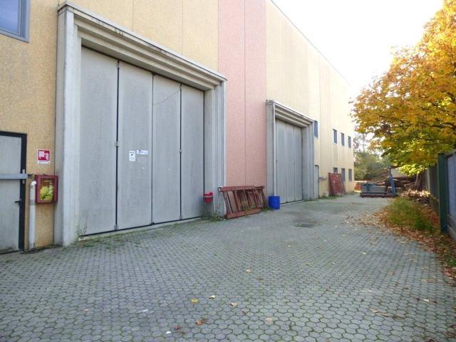Capannone in vendita a Spaccone, Desio