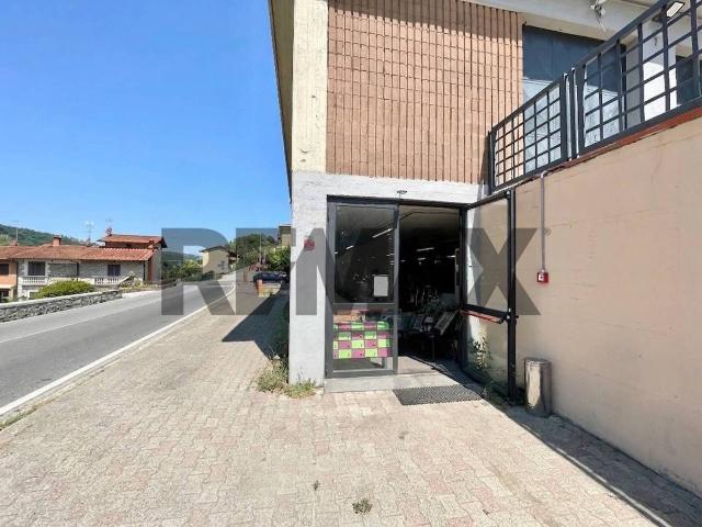 Capannone in vendita a Dicomano, Toscana