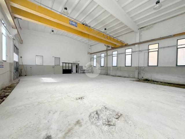 Capannone in vendita a Erbusco, Lombardia