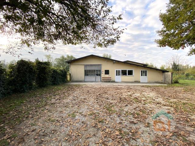 Capannone in vendita a Farra D'isonzo, Friuli-Venezia Giulia