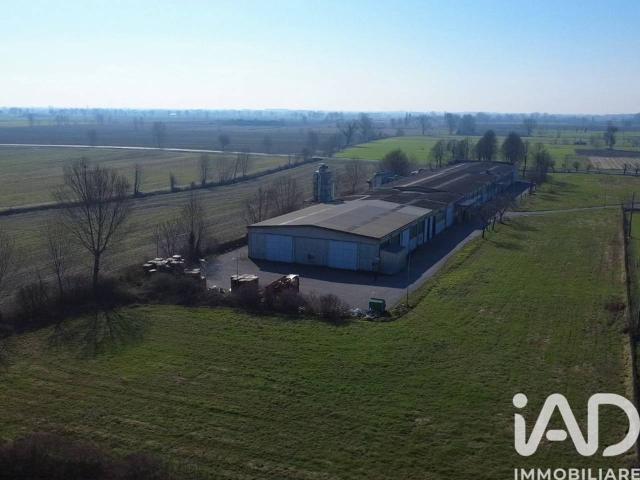 Capannone in vendita a Fiesse, Lombardia
