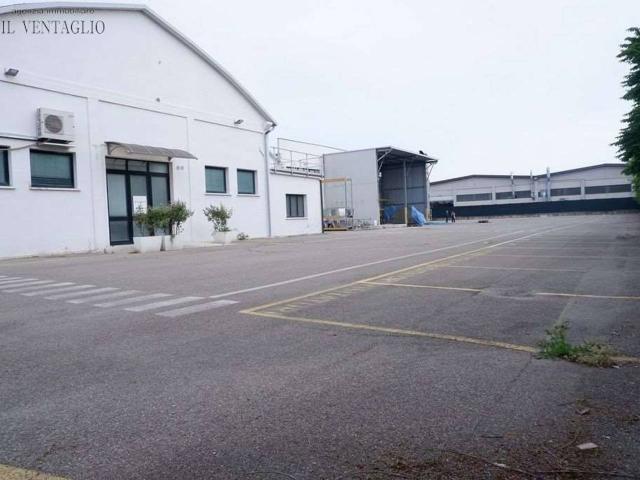 Capannone in vendita a Unione dei comuni del Distretto Ceramico, Fiorano Modenese