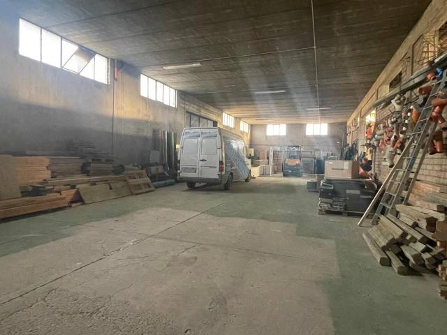 Capannone in vendita a Follonica, Grosseto