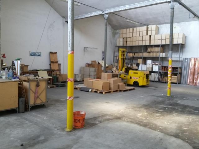 Capannone in vendita a Sciarè, Gallarate