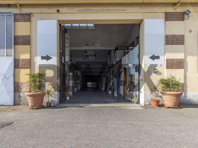 Capannone in vendita a Arnate, Gallarate