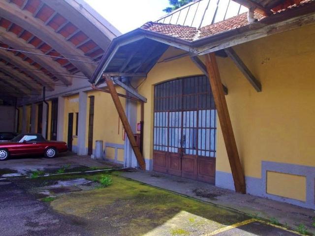 Capannone in vendita a Gallarate, Lombardia