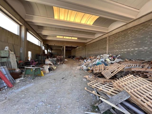 Capannone in vendita a Gessate, Lombardia