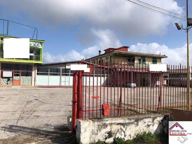 Capannone in vendita a Ponte Riccio - Giugliano Stazione, Giugliano In Campania