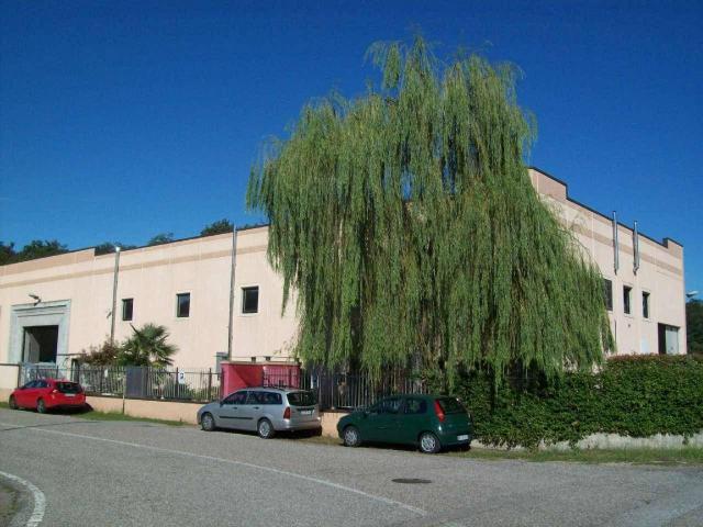 Capannone in vendita a Gorla Maggiore, Lombardia
