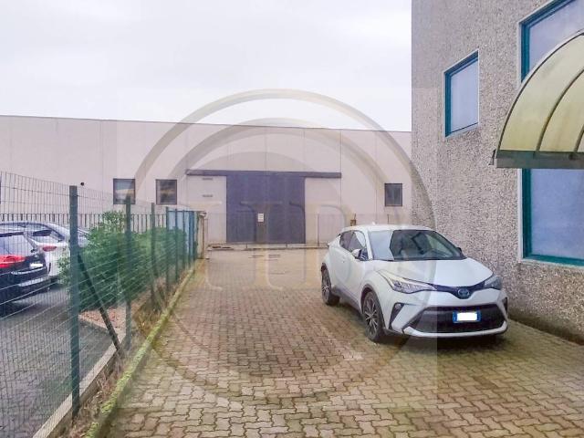 Capannone in vendita a Jerago Con Orago, Lombardia