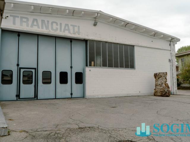 Capannone in vendita a Birago, Lentate Sul Seveso