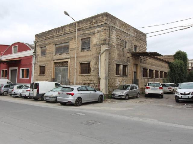 Capannone in vendita a Lentini, Sicilia