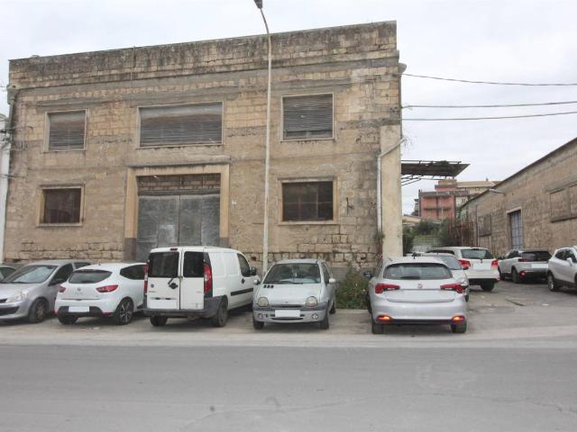 Capannone in vendita a Lentini, Sicilia