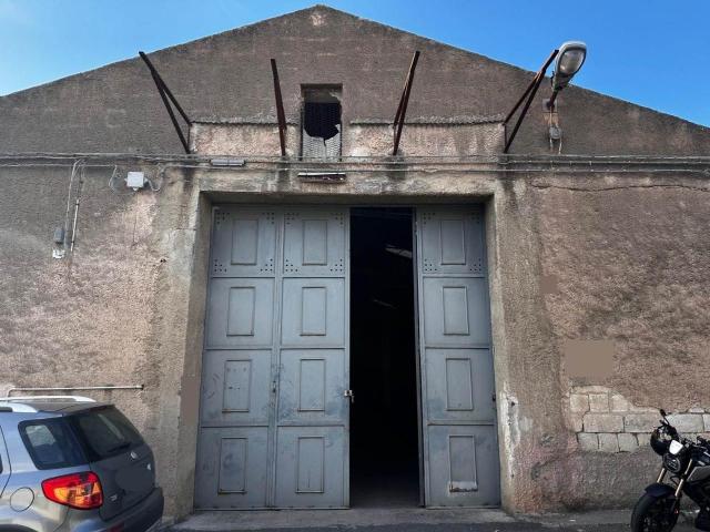 Capannone in vendita a Lentini, Sicilia