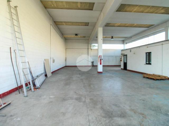 Capannone in vendita a Lodi Vecchio, Lombardia