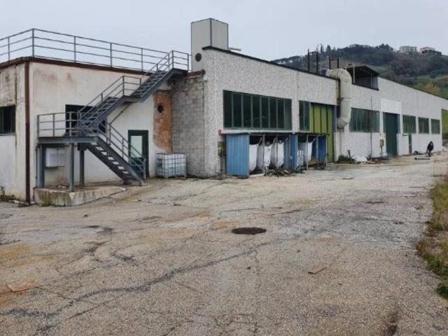 Capannone in vendita a Marche, Ancona