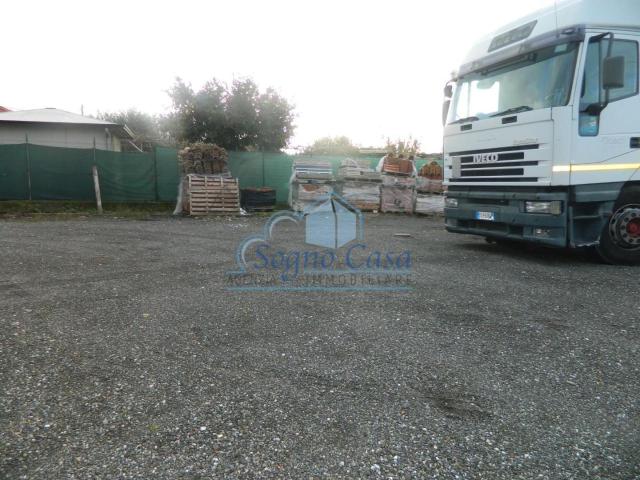 Capannone in vendita a Dogana, Luni