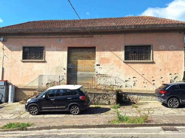 Capannone in vendita a Magione, Umbria
