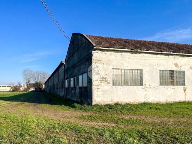 Capannone in vendita a Marmirolo, Lombardia
