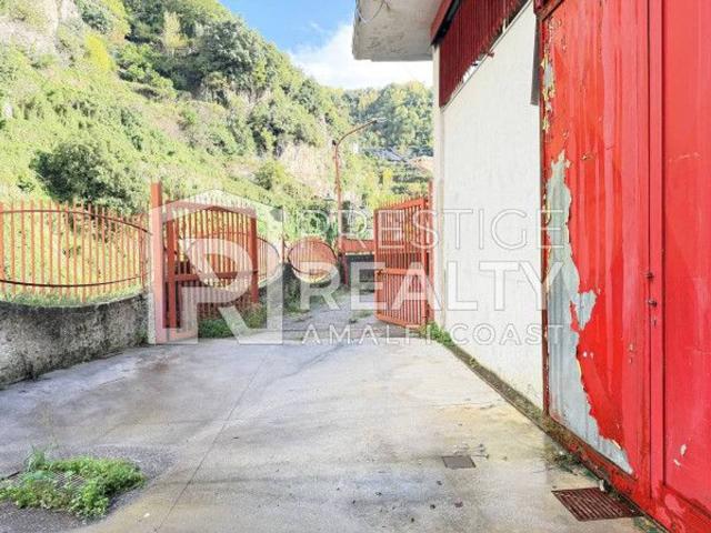Capannone in vendita a Petrito, Minori
