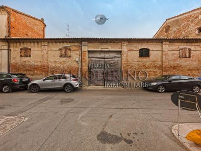 Capannone in vendita a Unione Comuni Modenesi Area Nord, Mirandola