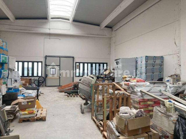 Capannone in vendita a Unione Comuni Modenesi Area Nord, Mirandola