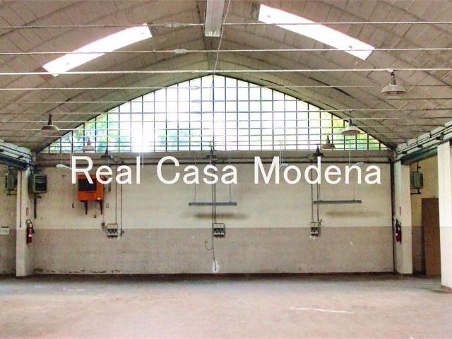 Capannone in vendita a Modena