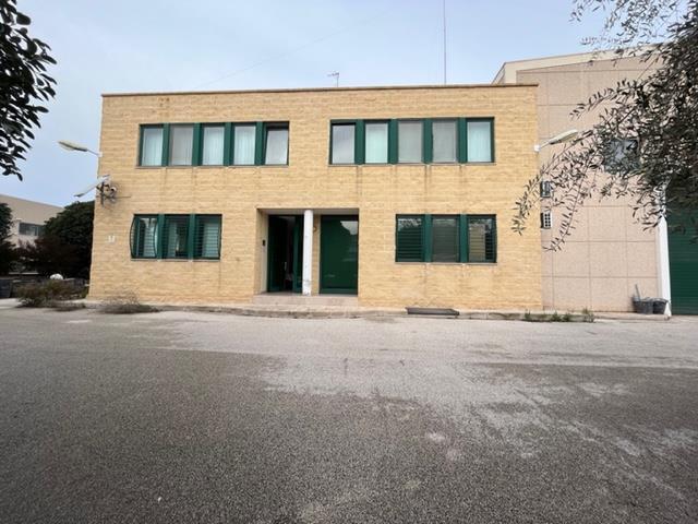 Capannone in vendita a Puglia, Bari