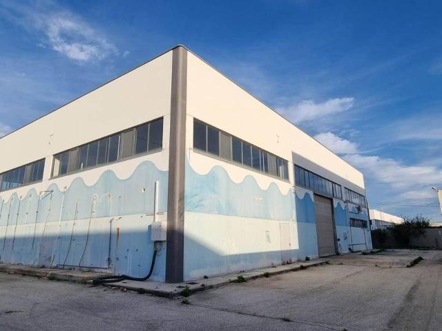 Capannone in vendita a Puglia, Bari