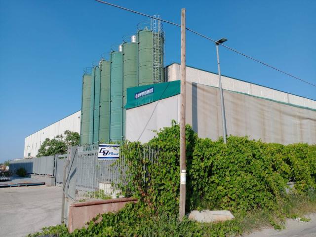 Capannone in vendita a Montesilvano, Abruzzo