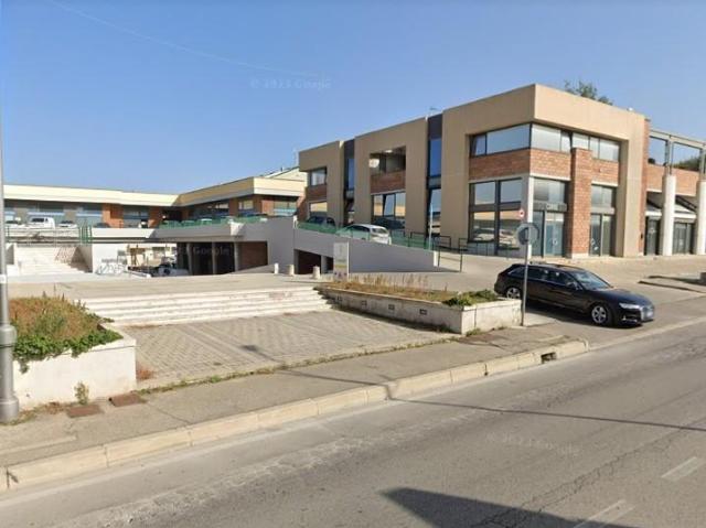 Capannone in vendita a Montesilvano, Abruzzo