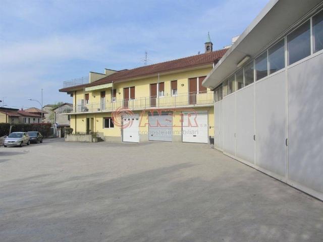 Capannone in vendita a Monticello, Lombardia