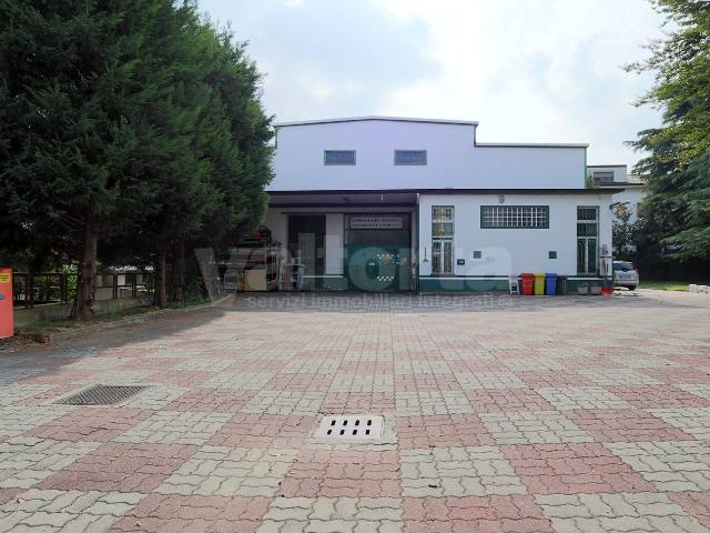 Capannone in vendita a Regina Pacis, Monza