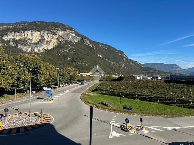 Capannone in vendita a Comunità della Vallagarina, Mori