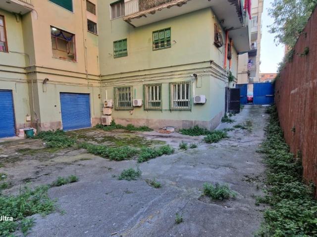 Capannone in vendita a Municipalità 10, Campania