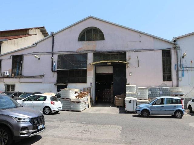 Capannone in vendita a Municipalità 4, Arenaccia