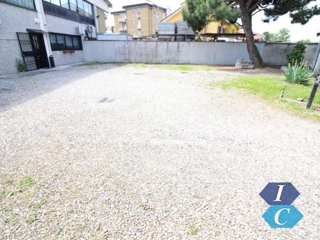 Capannone in vendita a Nerviano, Lombardia