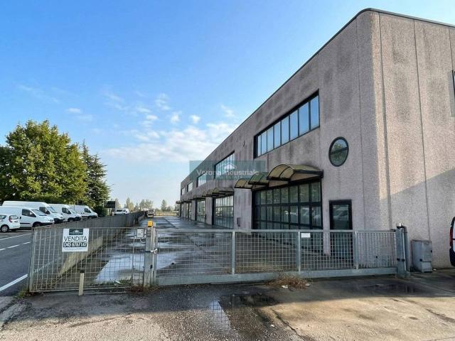 Capannone in vendita a Pradelle, Nogarole Rocca