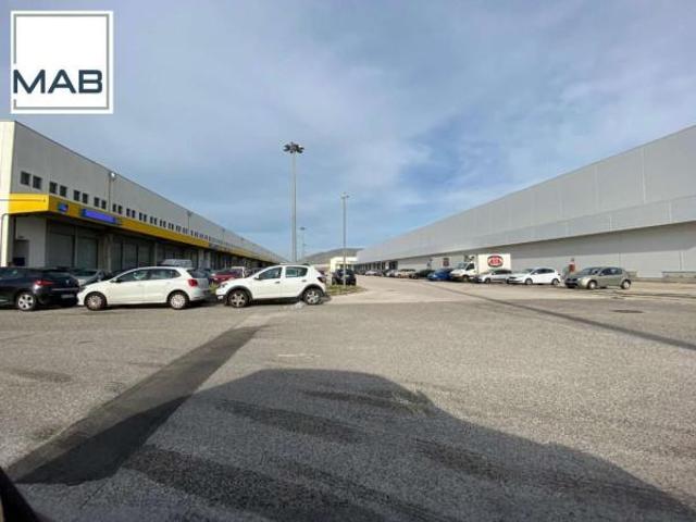 Capannone in vendita a Saviano, Campania